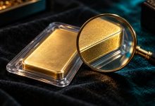 تصویر مفهومی بررسی اصالت شمش طلا با ذرهبین