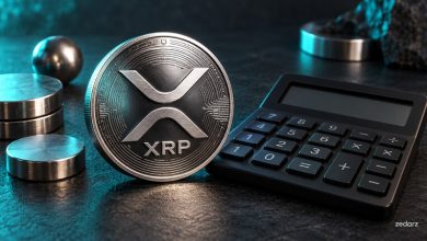 نمای مفهومی توکن XRP کنار ماشین‌حساب برای محاسبه سود ریپل به تومان